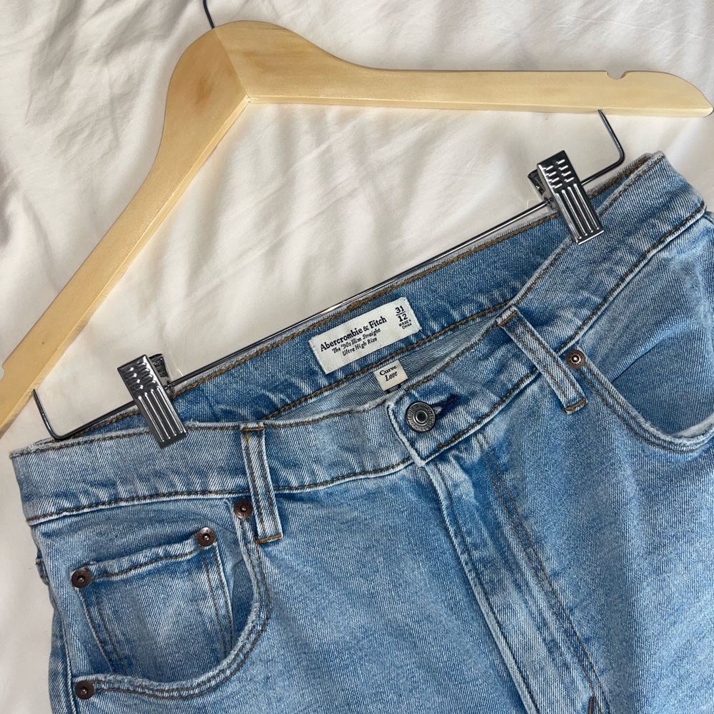 Abercrombie & Fitch Curve Love Jeans - The 90s Slim Straight Ultra High Rise
